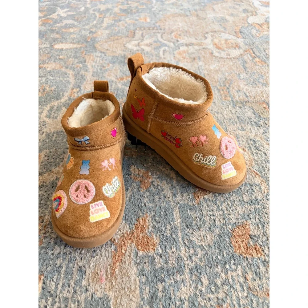 Steve Madden Rizz Girls' Platform Brown Suede Slipper Boots Decorative Patches 9